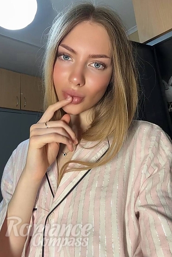 Ukrainian mail order bride Yelyzaveta from Kyiv with blonde hair and blue eye color - image 1