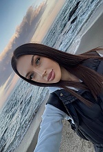Ukrainian mail order bride Anastasiia from London with light brown hair and green eye color - image 6