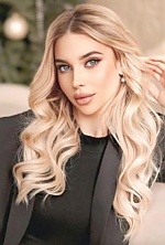 Ukrainian mail order bride Diana from Kyiv with black hair and green eye color - image 10