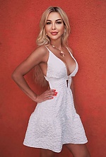Ukrainian mail order bride Marina from Berlin with blonde hair and green eye color - image 13