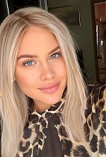 Ukrainian mail order bride Nataliia from Rivne with blonde hair and green eye color - image 9