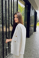 Ukrainian mail order bride Oleksandra from Uzhhorod with brunette hair and brown eye color - image 8