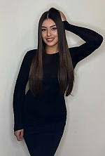 Ukrainian mail order bride Oleksandra from Uzhhorod with brunette hair and brown eye color - image 4