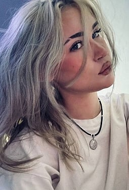 Yana, 18 y.o. from Lutsk, Ukraine