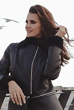 Ukrainian mail order bride Natalia from Chemnitz with brunette hair and brown eye color - image 2