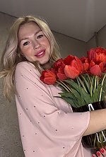 Ukrainian mail order bride Olena from Kryvyi Rih with blonde hair and green eye color - image 6