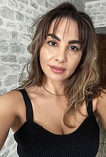 Ukrainian mail order bride Anna from Kyiv with brunette hair and brown eye color - image 2