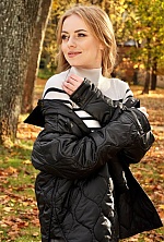 Ukrainian mail order bride Vladyslava from Miami with blonde hair and blue eye color - image 2