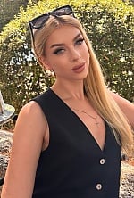 Ukrainian mail order bride Alona from Kyiv with blonde hair and grey eye color - image 4