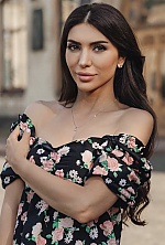 Ukrainian mail order bride Maryna from Kyiv with black hair and green eye color - image 4